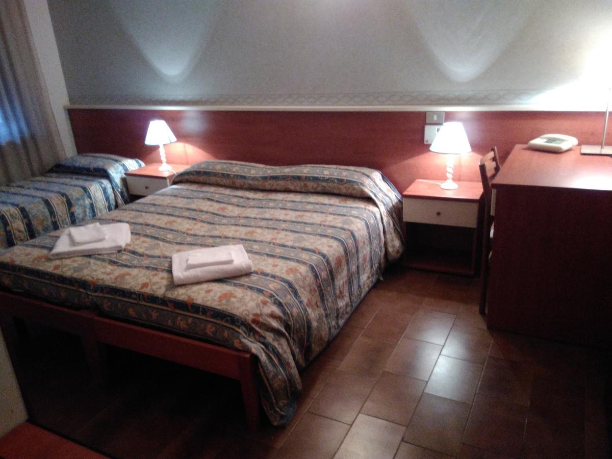 Hotel Elena Верона Екстер'єр фото