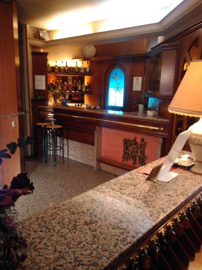 Hotel Elena Верона Екстер'єр фото