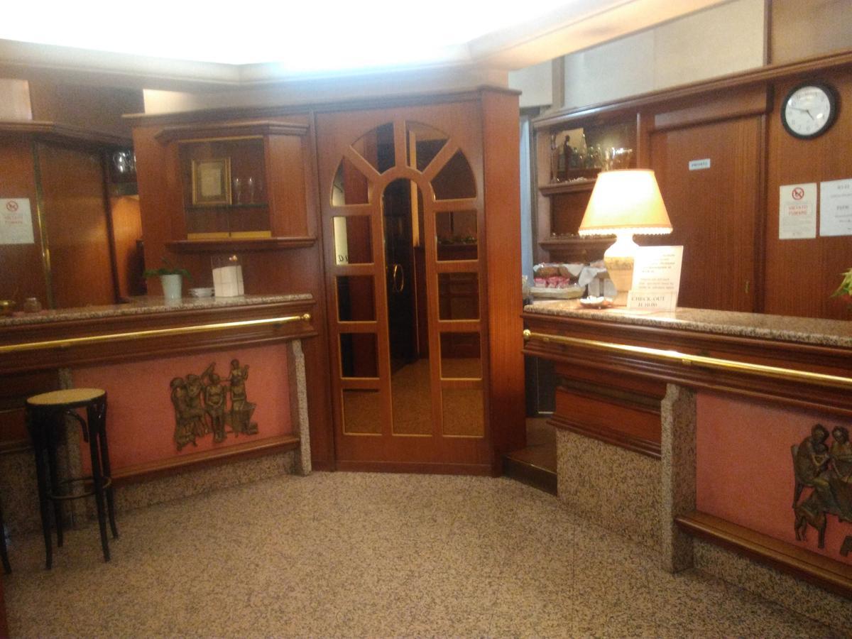 Hotel Elena Верона Екстер'єр фото
