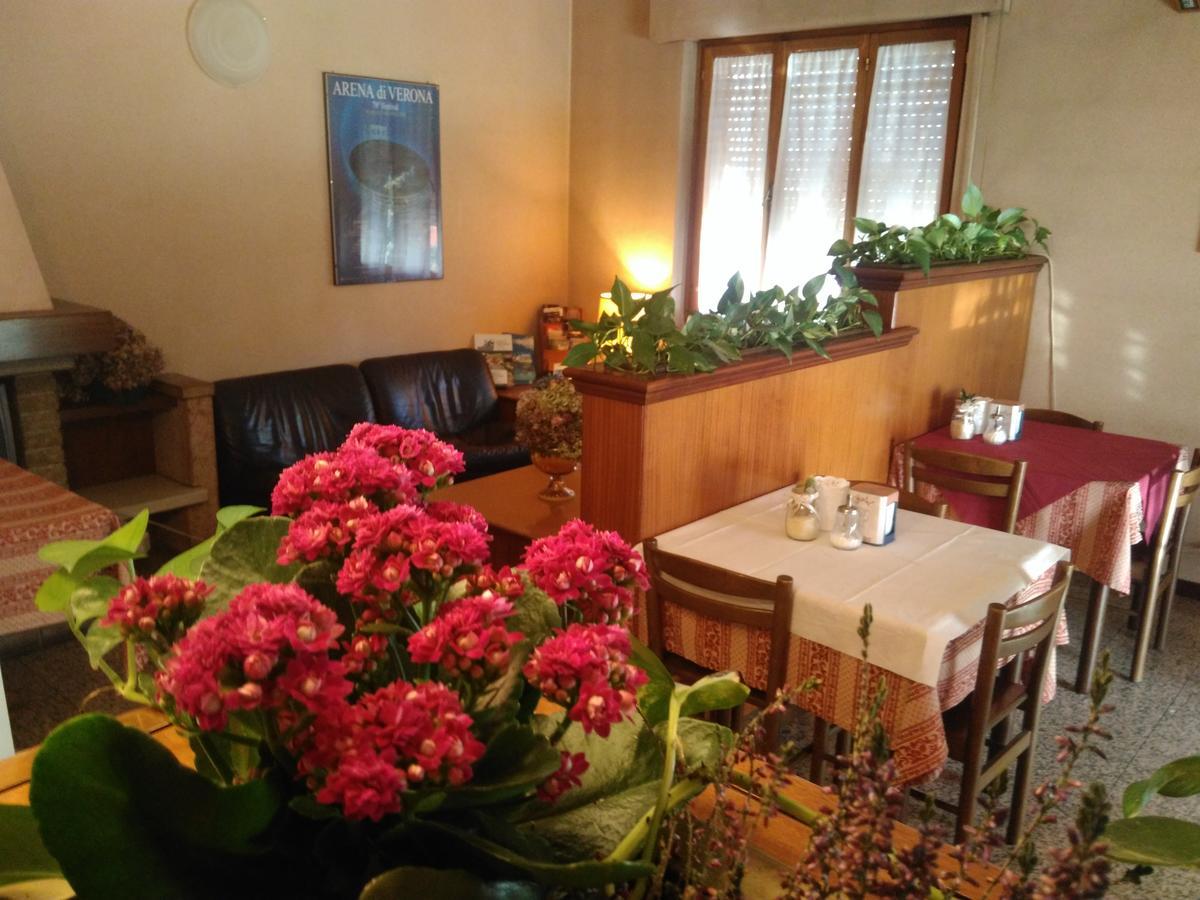 Hotel Elena Верона Екстер'єр фото